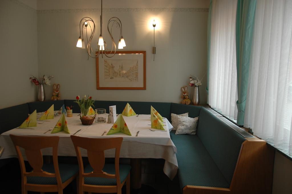 Wuerttemberger Hof Garni 3*